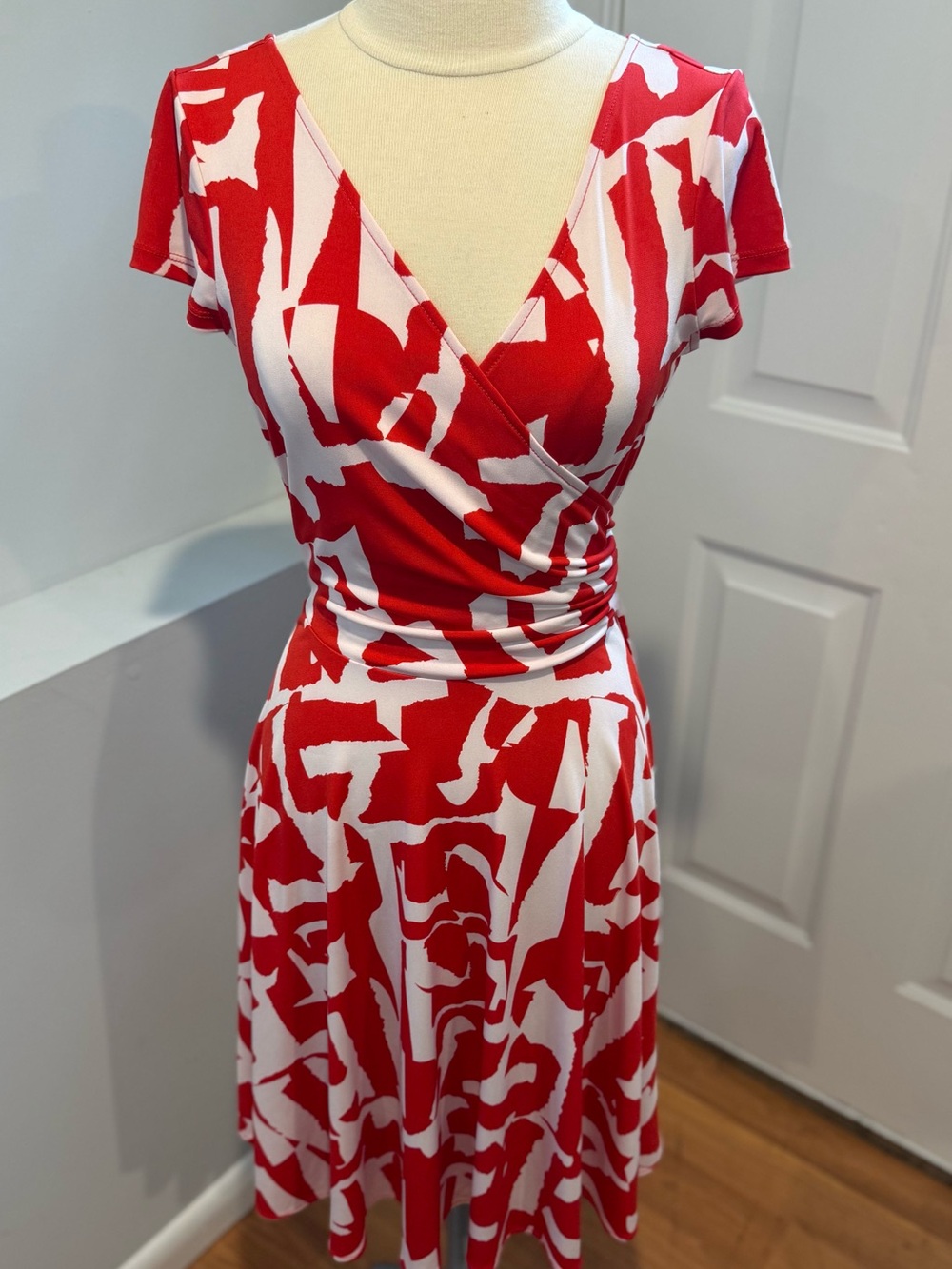 Maggy London Red and White Abstract Wrap Midi Dress (16)